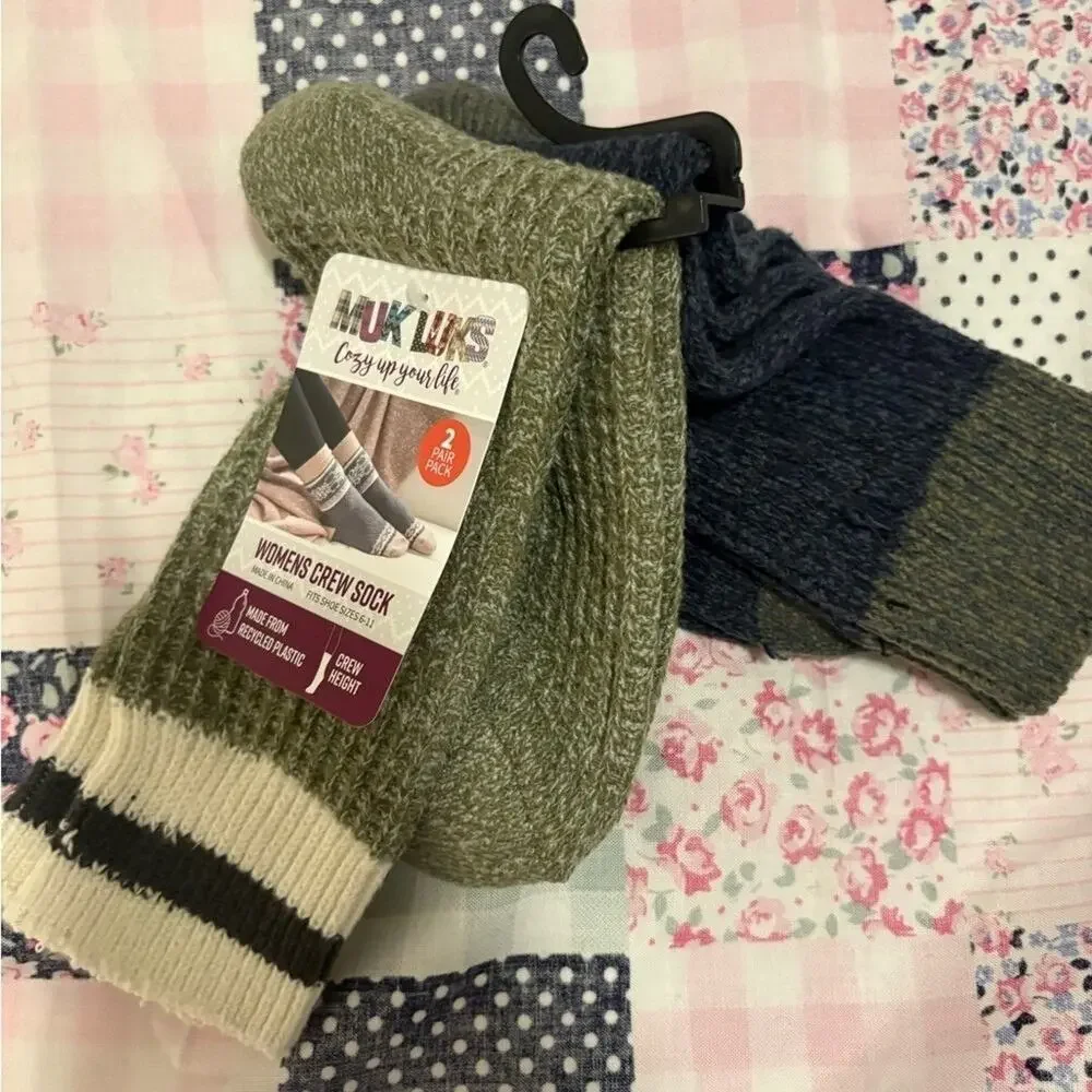MUK LUKS Men's Casual Crew Socks - Olive and Navy
